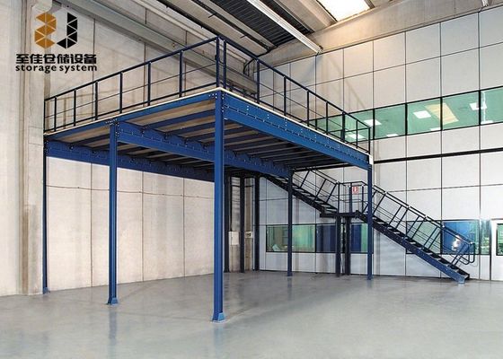 Промышленная мезанинная система с подставками для хранения